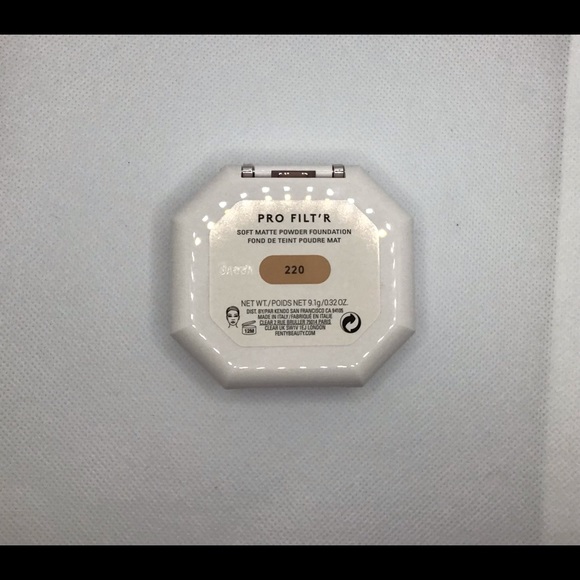Fenty #220 Pro Filt’r Soft Matte Foundation - Picture 3 of 5